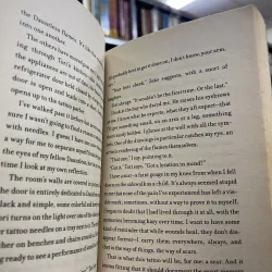 FOUR: A DIVERGENT COLLECTION (FOUR: BỘ SƯU TẬP NHỮNG KẺ BẤT KHẢ TRỊ) - VERONICA ROTH 957445