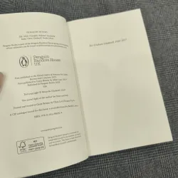 Talking to Strangers - Malcolm Gladwell (Penguin Psychology) - Sách mới 959970