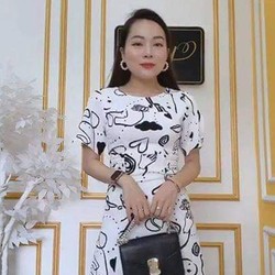 Đầm Chữ A  Nền Trắng Tay Xẻ L,  SIZE L