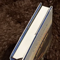 Phía đông vườn địa đàng (bìa cứng) 708168