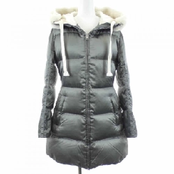 Áo khoác lông vũ PRADA với logo hình tam giác 29W117 R202 R0K - Hàng hiệu Chính hãng