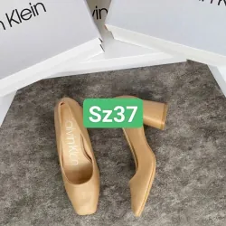 Giầy  cao gót 3cm màu be , hàng tồn kho 