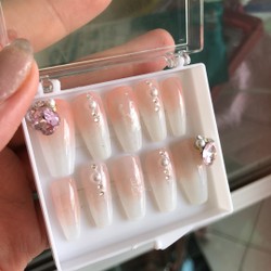 móng tay giả cho cô dâu ngày cưới kèm keo gắn