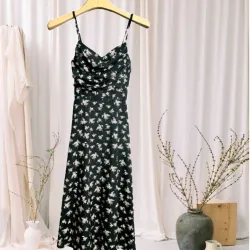 Đầm dây hoa nhí đen size S,M chưa qua sử dụng