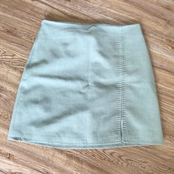 Chân váy chữ A ngắn Libé màu xanh lá nhạt size L