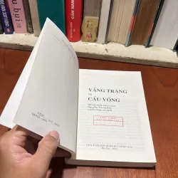 II Tập Truyện Ngắn Châu Mỹ La Tinh: Vầng Trăng Cầu Vồng - Nguyễn Trung Đức (Dịch) - 2001 786571