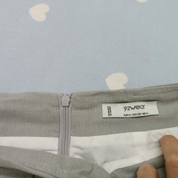 Chân váy chữ A đính khuy tròn có túi 92wear 72108