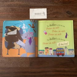 Sách ngoại văn The Wheels on the Bus, Used, Khổ Lớn 532093