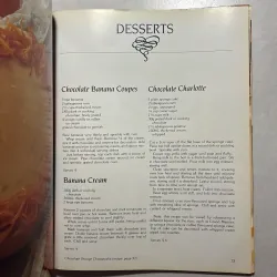 The Chocolate Lovers Cookbook  759300