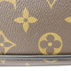 Túi đeo chéo Louis Vuitton Monogram Macassar LV Trail Messenger M46972 609623