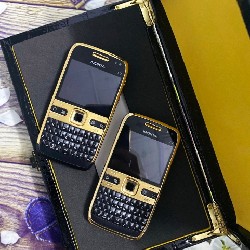 Điện Thoại Nokia Black E72 Phiên Bản Mạ Vàng 24K 4123