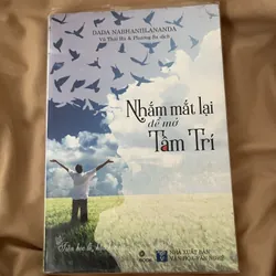Sách nhắm mắt lại để mở tâm trí 