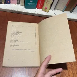 [Sách Xưa] - II Thơ: Hoa Trên Đá - Chế Lan Viên - 1984 792580