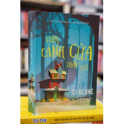 Dưới cánh cửa thầm thì - T J Klun