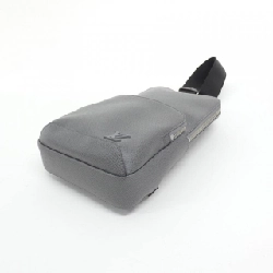 Túi đeo chéo Louis Vuitton Taiga Avenue M30801 612576