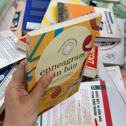 Enneagram Căn Bản" (The Essential Enneagram).  800479