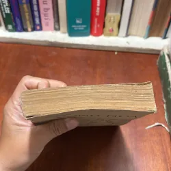 [Sách 8x] - II Truyện Ngắn Chọn Lọc: Vòng Hoa - PIRANĐELÔ - 1982 797578