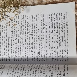 Sách Những người khổng lồ bé nhỏ cũ 1085