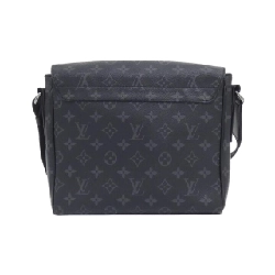 Túi xách vai Louis Vuitton Monogram Eclipse District PM M44000 - Hàng hiệu Authentic 801748