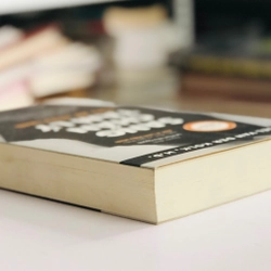  SANG CHẤN TÂM LÝ – HIỂU ĐỂ CHỮA LÀNH Tác giả: Bessel Van Der Kolk  482844
