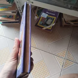 Người thầy nóng tính bìa cứng  560372