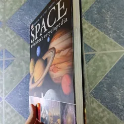 Space ( a children's encyclopedia) 789164