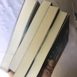 Sách của Freida McFadden: Bạn trai, Khu D, Sau cánh cửa khóa kín, Tù nhân 1002666