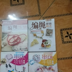 Combo 4 Sách Handmade Làm Vòng Tay Thủ Công (Ố Vàng Nhẹ) 318056