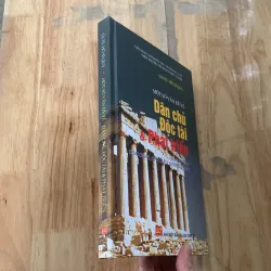 Một số vấn đề về dân chủ độc tài và phát triển  1022796