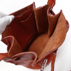 Túi đeo vai Celine Big Bucket với dây đeo dài 183343A4T 613833