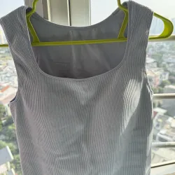 Combo 3 áo thun màu xanh baby của Uniqlo