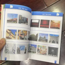 Larousse - trò chuyện khi đi du lịch 100% bằng hình gồm 1800 hình : sách du lịch  1034901