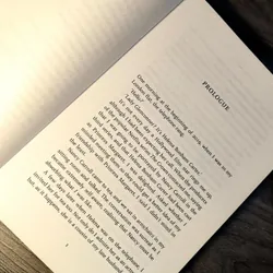 Sách cũ (có ố) Lady in Waiting: My Extraordinary Life in the Shadow of the Crown  723356