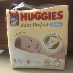 Tã dán Huggies Skin Perfect size S còn nguyên seal chưa sử dụng