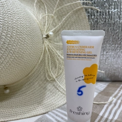Gel tẩy tế bào chết và làm trắng da cam quýt Freshiny BHA tự nhiên 50g 548681