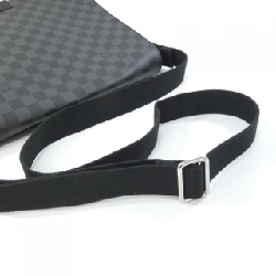 Túi xách vai Louis Vuitton Damier Graphite District MM N41272 - Hàng hiệu Chính hãng 802001