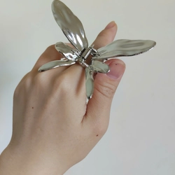 Kẹp sắt bướm bạc