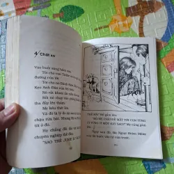 Junie B. Jones Có Con Quái Vật Dưới Gầm Giường 927033