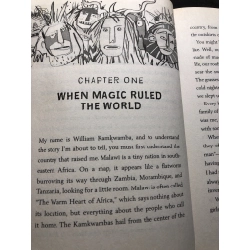 The boy who harnessed the wind mới 85% ố bẩn nhẹ William Kamkwamba HPB1408 NGOẠI VĂN 458483
