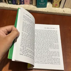 Tác Phẩm Và Lời Bình (Tác Phẩm Văn Học Trong Nhà Trường) - Nguyễn Tuân, Xuân Quỳnh - 2011 907584