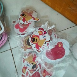 Sticker gấu dâu nhiều mẫu khác nhau 50c/bịch 60186