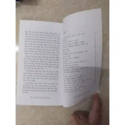 Sách: Chỉ có tình yêu là bền vững - TG: Nhiều tác giả 932408