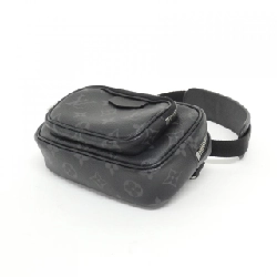 Túi đeo chéo Louis Vuitton Taiga Lama Outdoor M30755 613642