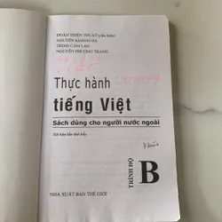 Thực hành tiếng Việt- SÁCH DÙNG CHO NGƯỜI NƯỚC NGOÀI -TRÌNH ĐỘ B 573495