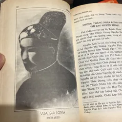 NHÀ NGUYỄN - CHÍN CHÚA, MƯỜI BA VUA (XB 2002) 699282