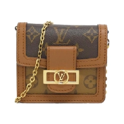 Túi đeo hông Louis Vuitton Monogram Dauphine BB M68621
