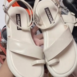 Dép sandal như hình màu đen size 36