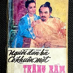 Người đàn bà có gương mặt trăng rằm