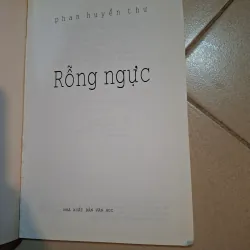 Rỗng ngực của Phan Huyền Thư  930796