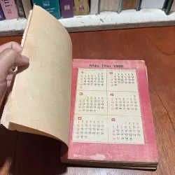 [Gáy Không Đẹp] - II Lịch Kiến Thức Cần Biết Dành Cho Mọi Nhà - 1988 931862